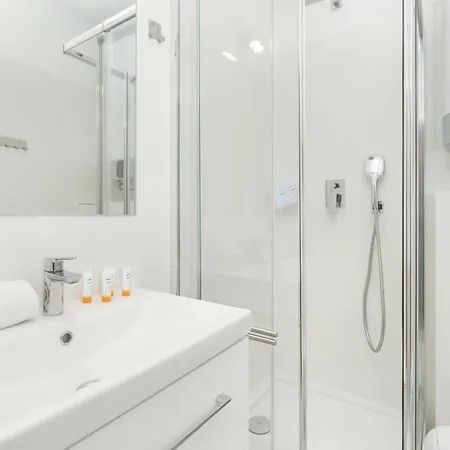 Charming Swietojanska In By Renters Apartment